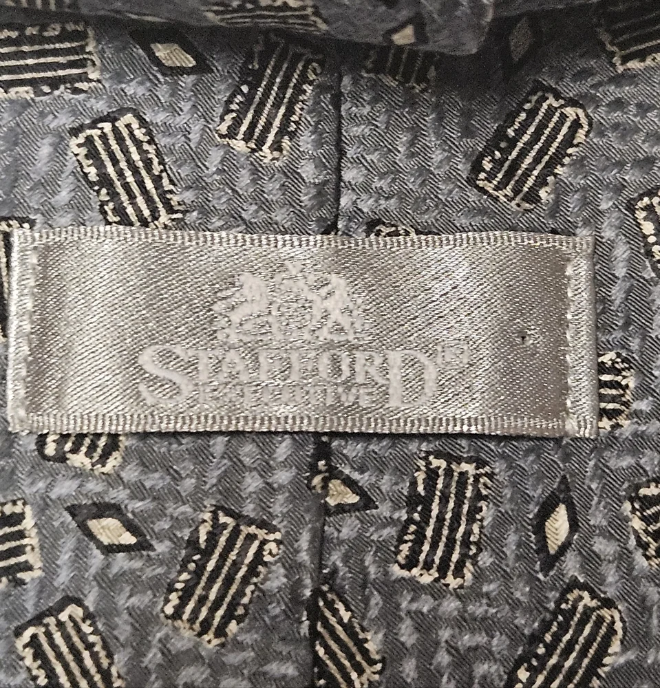 Stafford 100% Silk Tie – Gray Geometric Pattern Necktie